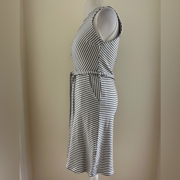 CUTE Striped Dress - Picture 3 of 7
